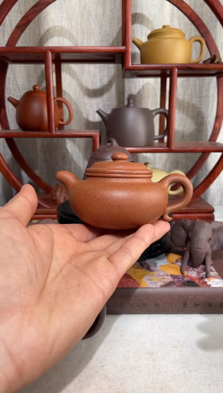 【闪购商品】紫砂茶壶宝山红降坡大亨仿古140cc