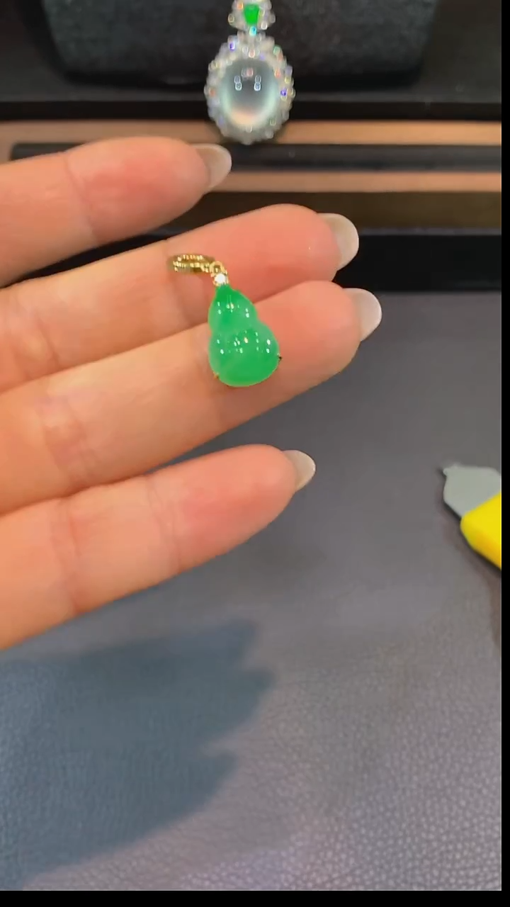 吊坠(不含链)18K金镶嵌翡翠吊坠