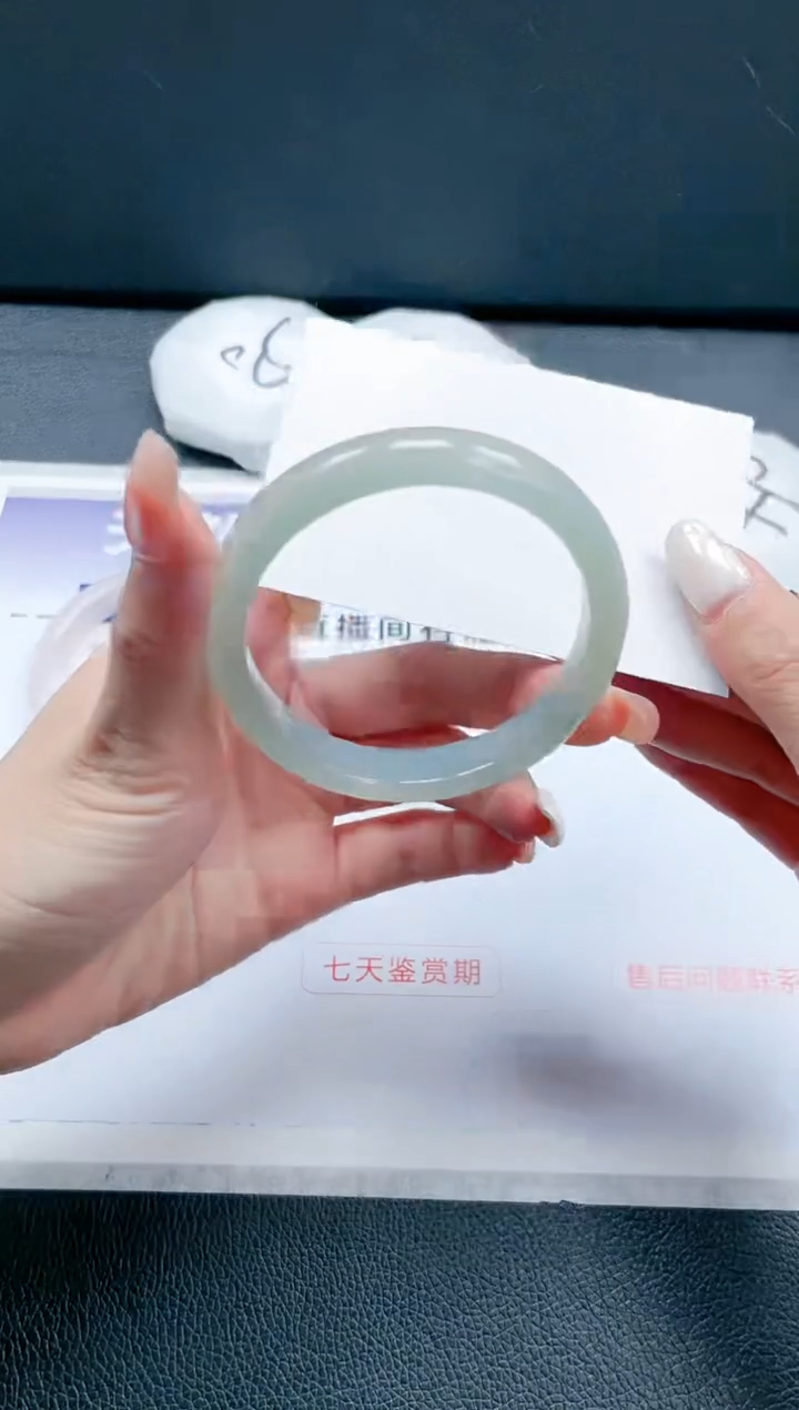 【闪购商品】石英质玉手镯未镶嵌14J290-55