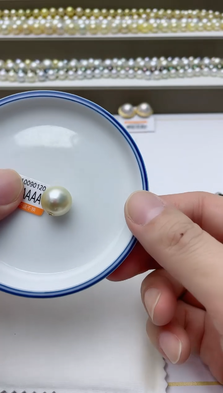 【闪购商品】海水珍珠颈饰18K金镶嵌A34