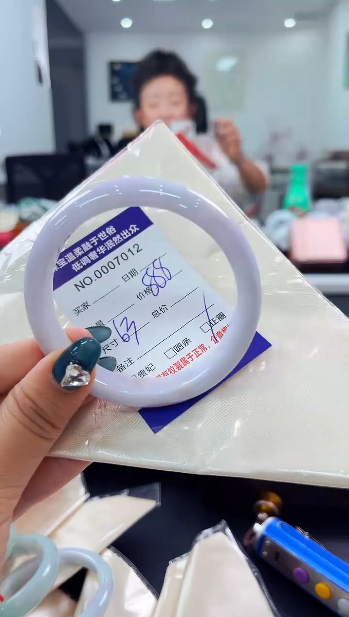 翡翠手镯未镶嵌天然缅甸A货翡翠