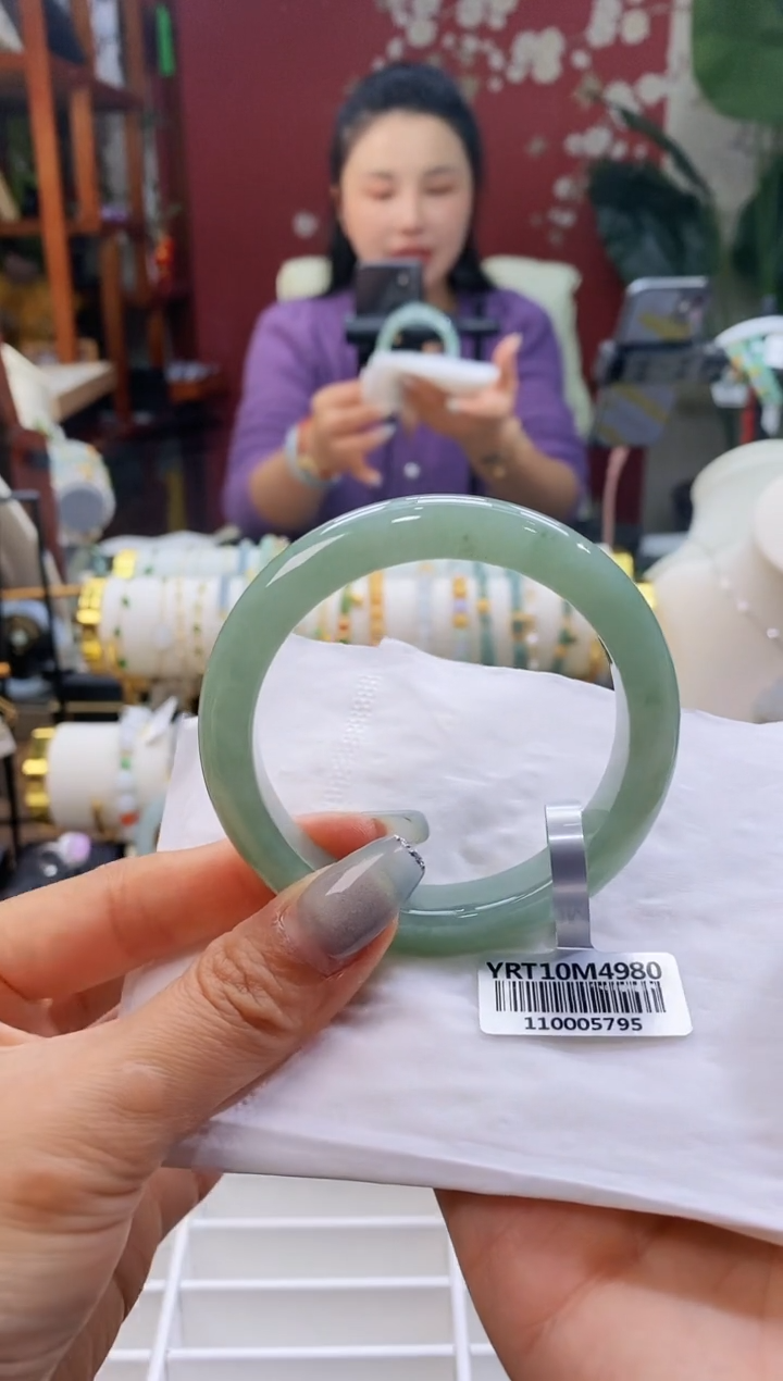 【闪购商品】翡翠手镯未镶嵌166湖水绿54-56/11.5*8.3