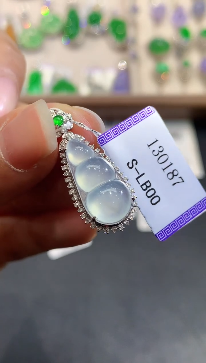 【闪购商品】翡翠吊坠(不含链)18K金镶嵌YS130187