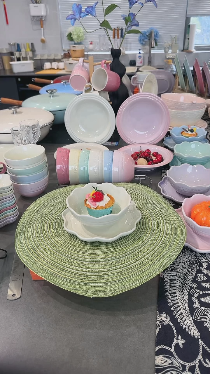 【闪购商品】瓷绿色PVC编织餐垫(圆形2片装)