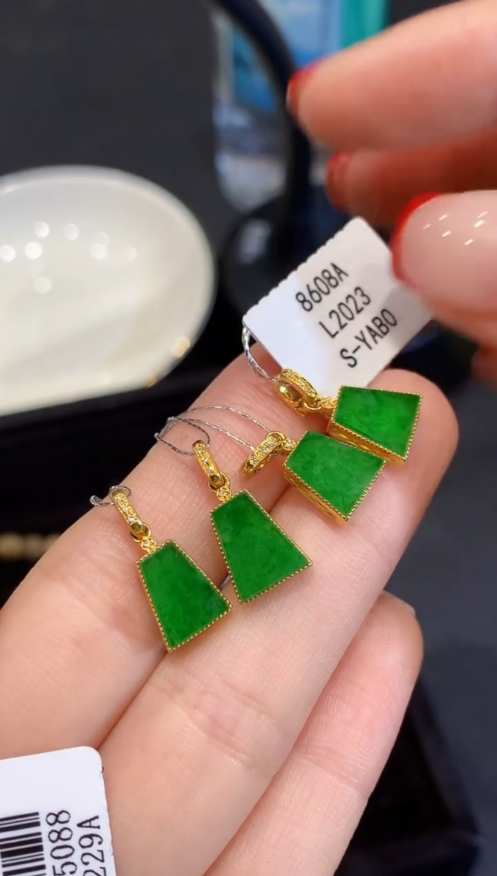翡翠18K金镶嵌耳饰L2023多样性发其一