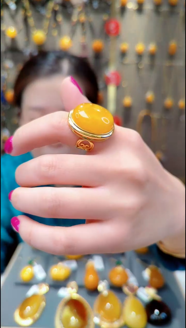 【闪购商品】蜜蜡戒指银S925镀金镶嵌A1065蜜蜡戒指