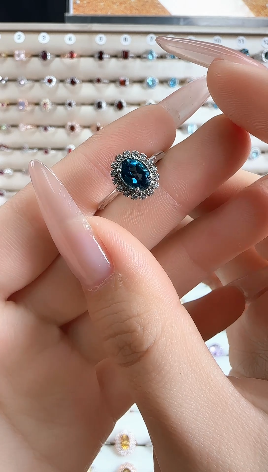 【闪购商品】托帕石戒指银S925镶嵌围镶伦敦蓝天然托帕石戒指