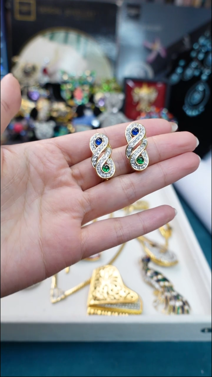 合金无合金兔*蓝绿钻镶耳饰