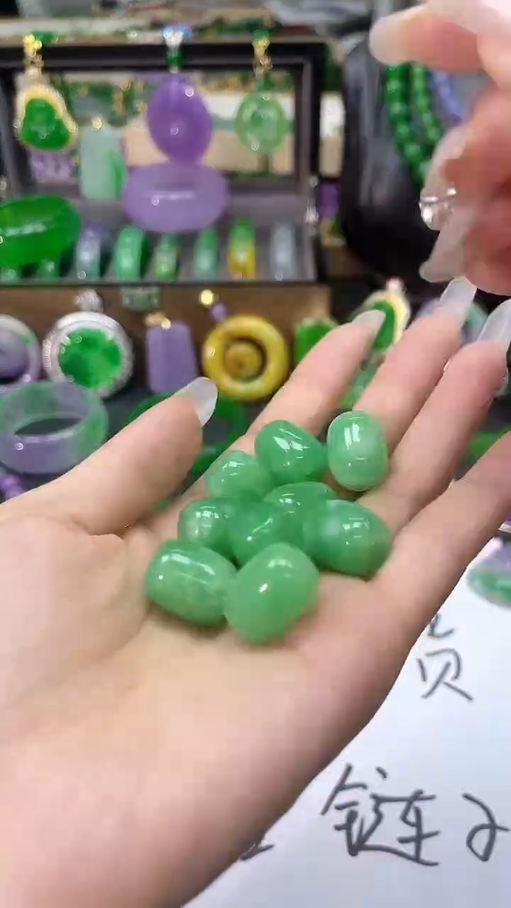 甜绿桶珠吊坠aaa