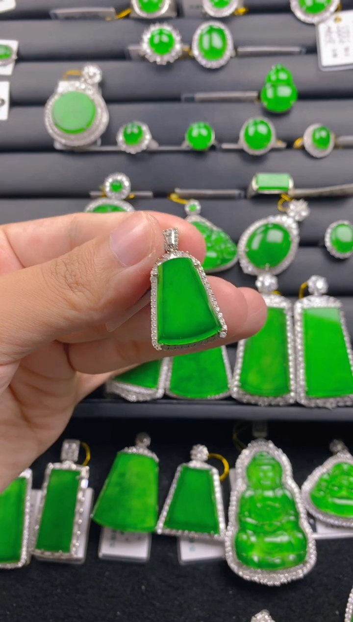 【闪购商品】翡翠颈饰银S925镶嵌11111111