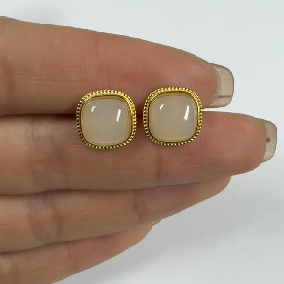 【嘉玉隆珠宝】天然和田玉藕粉耳钉s925银镶