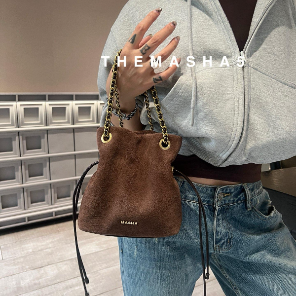 包包女2025新款复古磨砂皮水桶包高级感单肩斜挎包褶皱云朵手提包