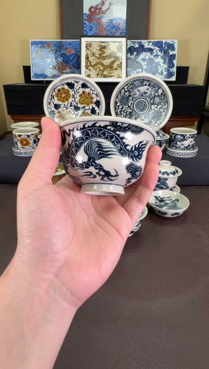 【闪购商品】二号釉1351龙纹压手杯