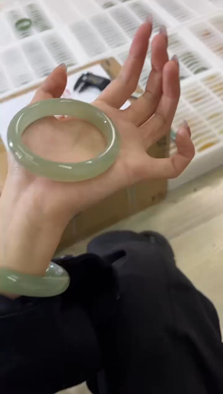 未镶嵌手镯石英质玉93-55D