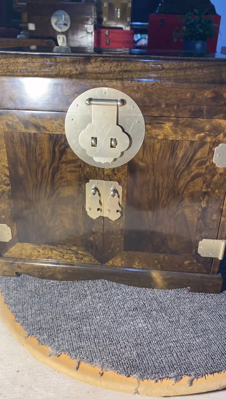 【闪购商品】金丝楠木艺阴沉官皮箱F59