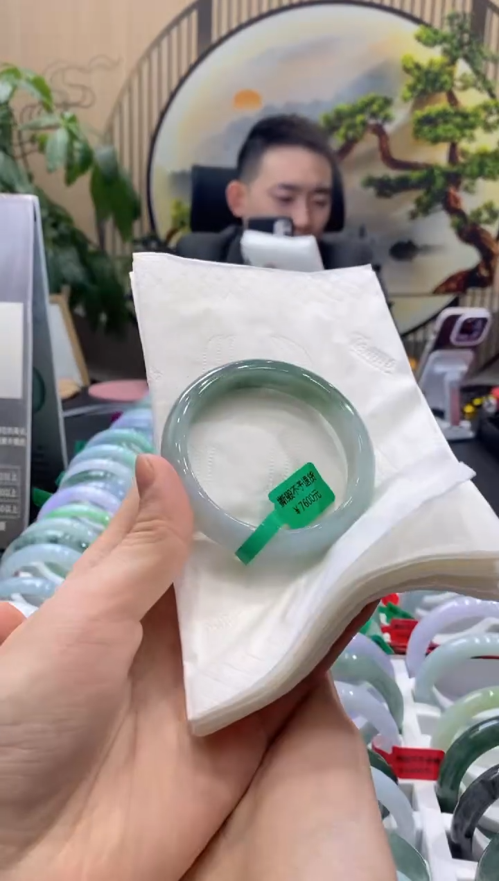 【闪购商品】翡翠手镯未镶嵌0000015572