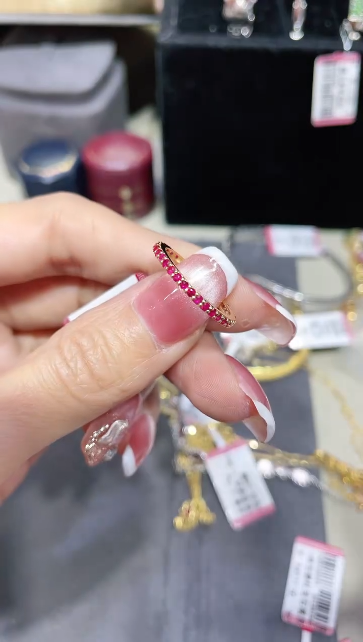 【闪购商品】红宝石戒指18K金镶嵌满圈款