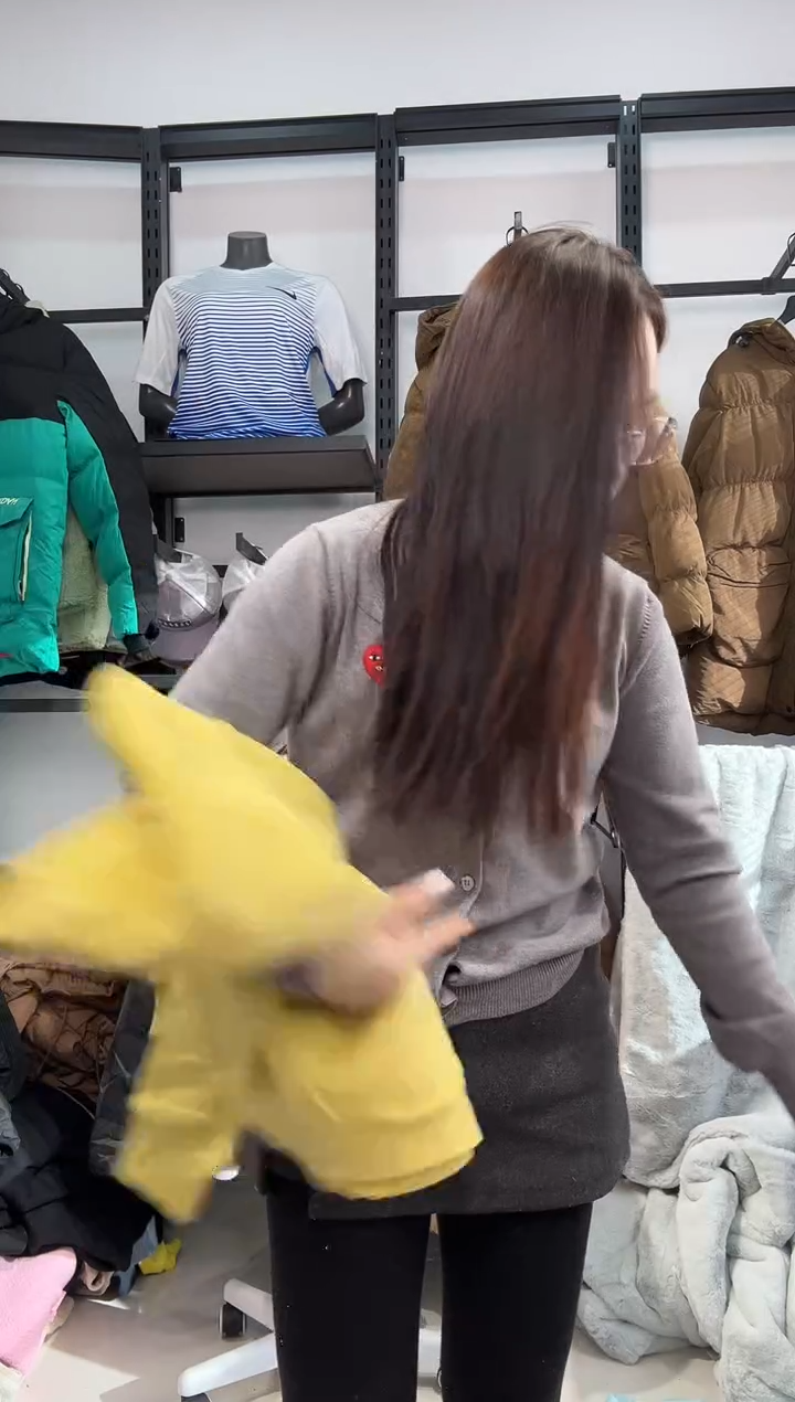 2511 闪购编码  运动卫衣裤以直播间过款为准 尺码  ·  