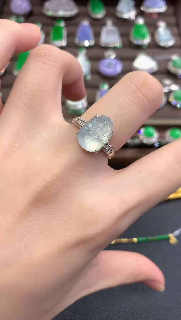 18K金镶嵌戒指翡翠秋日珠宝Q49