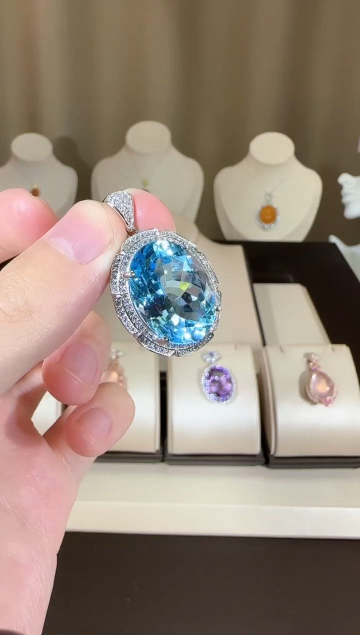 【闪购商品】托帕石颈饰银S925镶嵌15*20mm