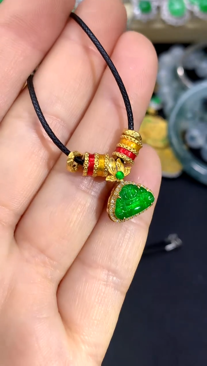 颈饰18K金镶嵌翡翠250-中国好珍宝