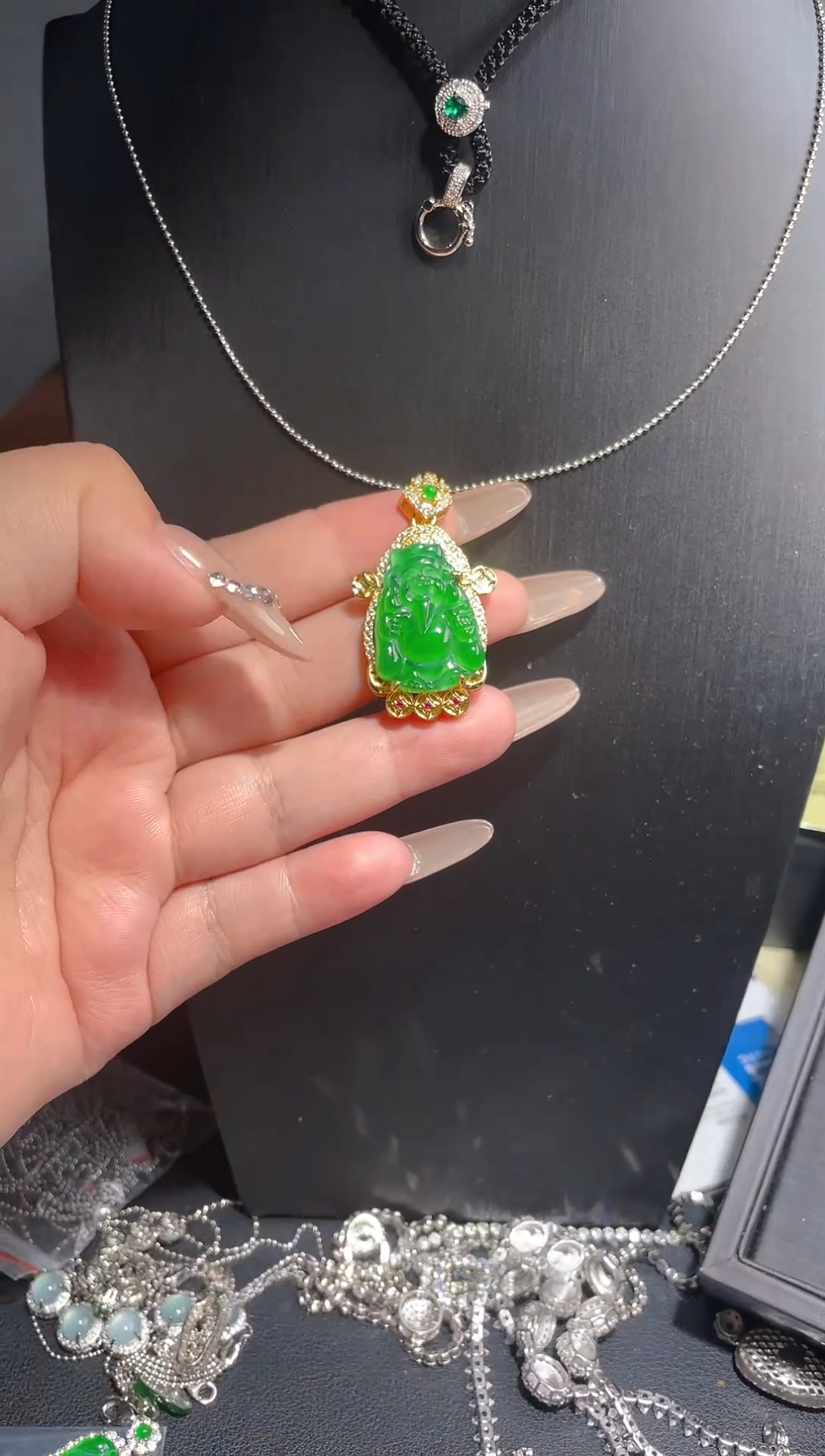 【闪购商品】翡翠颈饰未镶嵌天然A货翡翠