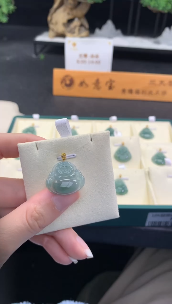 【闪购商品】翡翠颈饰18K金镶嵌FA147翡翠佛公多样性发其一