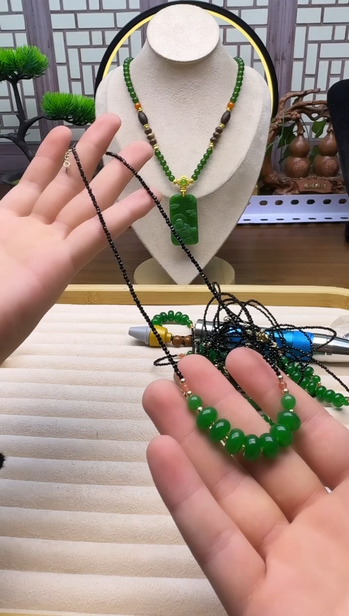 颈饰14K金镶嵌翡翠L39  