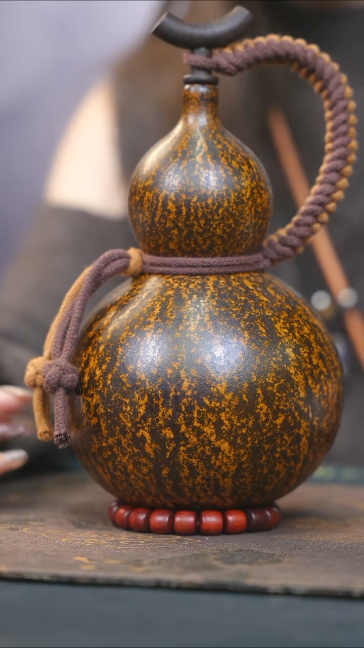 【闪购商品】WS163大漆酒葫芦不包手串及旋转底座