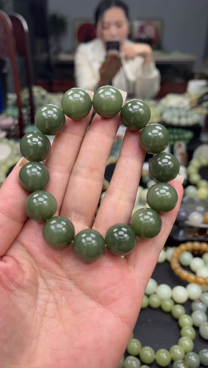 【闪购商品】和田玉手串未镶嵌俄罗斯粉青 碧玉卡16