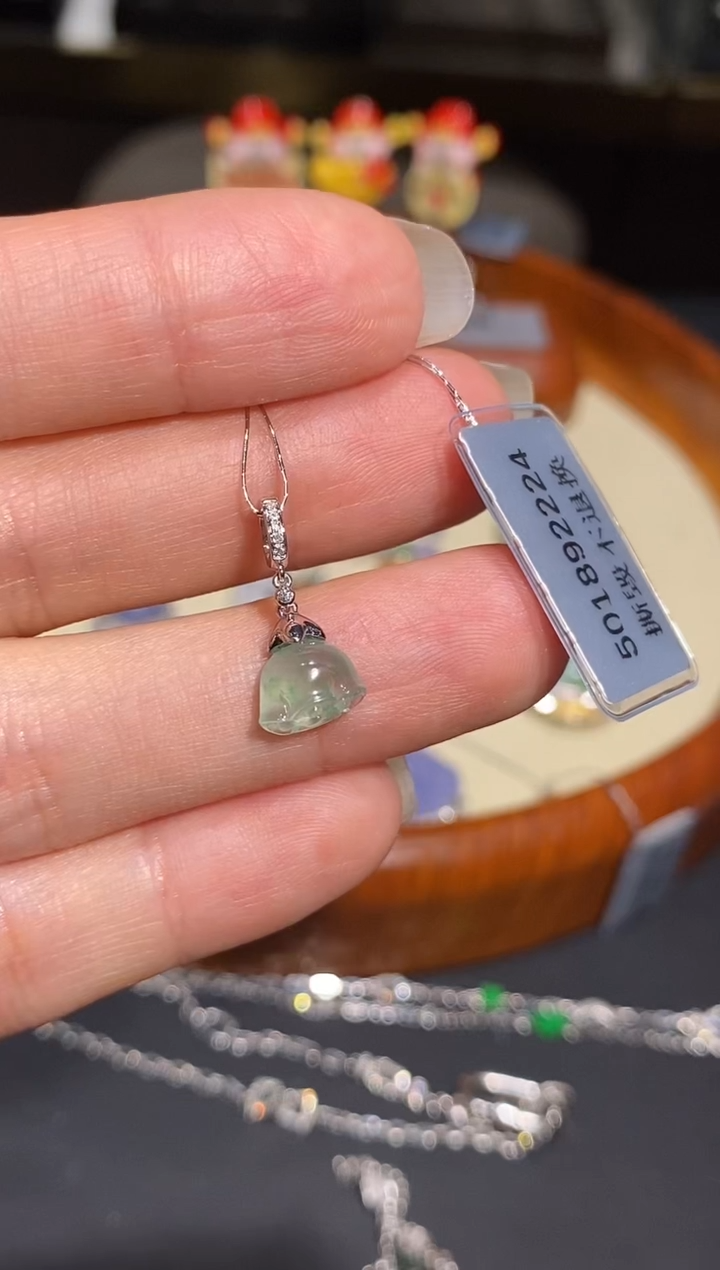 【闪购商品】翡翠颈饰18K金镶嵌万能扣吊坠