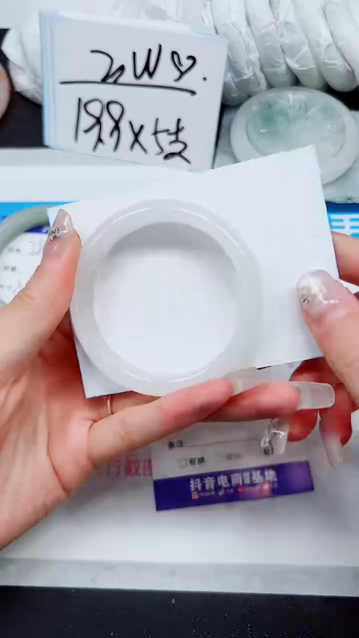 【闪购商品】石英质玉手镯未镶嵌A285-50`51`