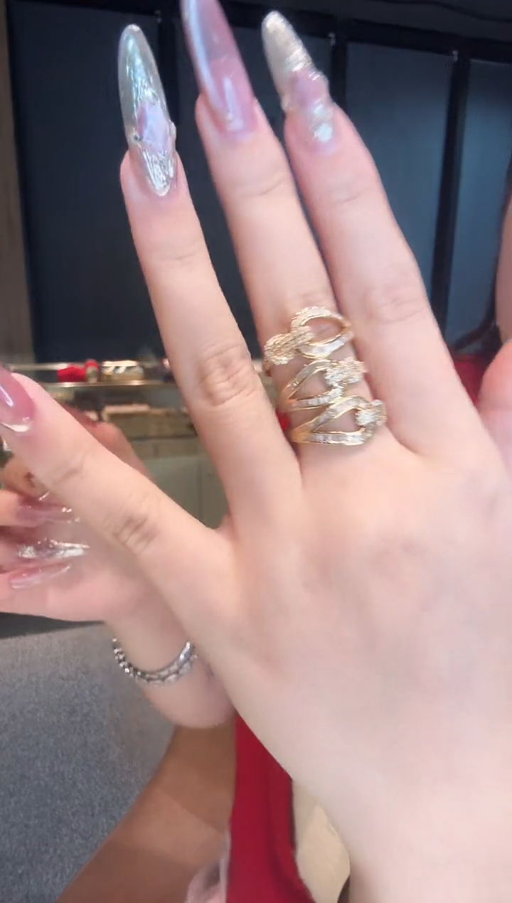 【闪购商品】钻石戒指18K金镶嵌马蹄多样性发其一