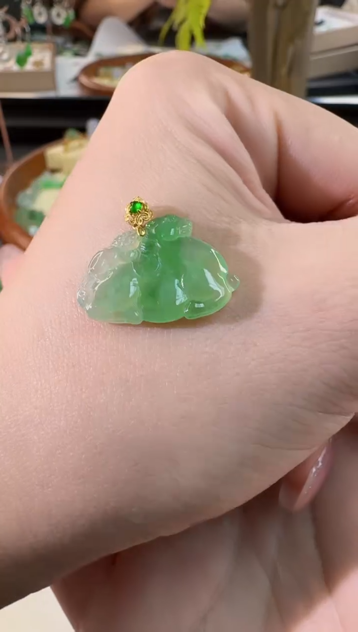 【闪购商品】翡翠颈饰18K金镶嵌缅甸翡翠A货挂件