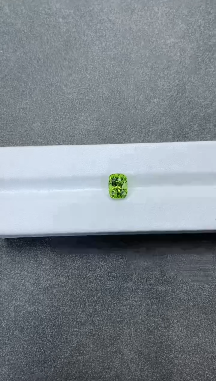 未镶嵌橄榄石笔搁2.67ct缅甸