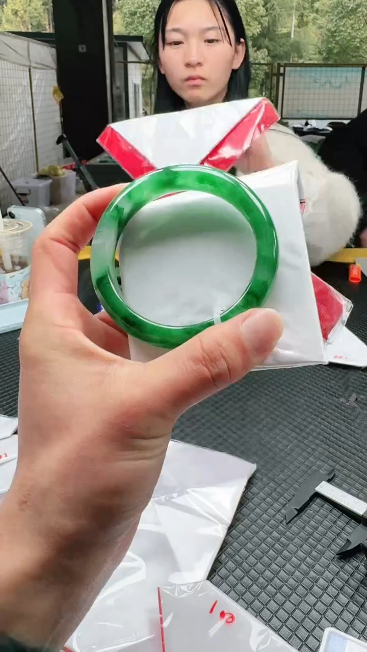 【闪购商品】石英质玉手镯未镶嵌1-天然非洲翠手镯