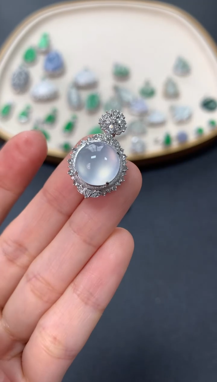 【闪购商品】翡翠吊坠(不含链)18K金镶嵌19800