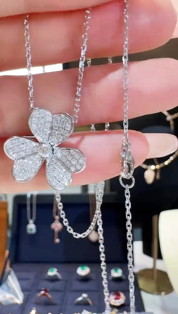 【闪购商品】钻石项链18K金镶嵌三叶草满钻项链k白