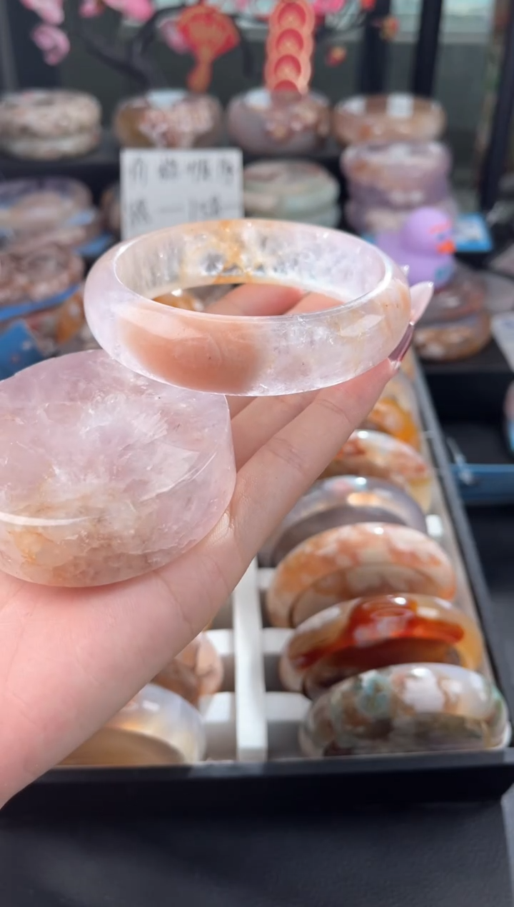 【闪购商品】石英质玉手镯未镶嵌62