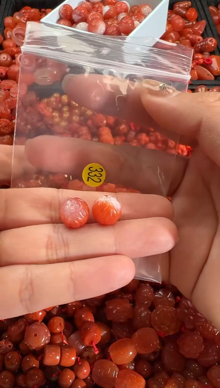 【闪购商品】南红玛瑙颈饰未镶嵌1