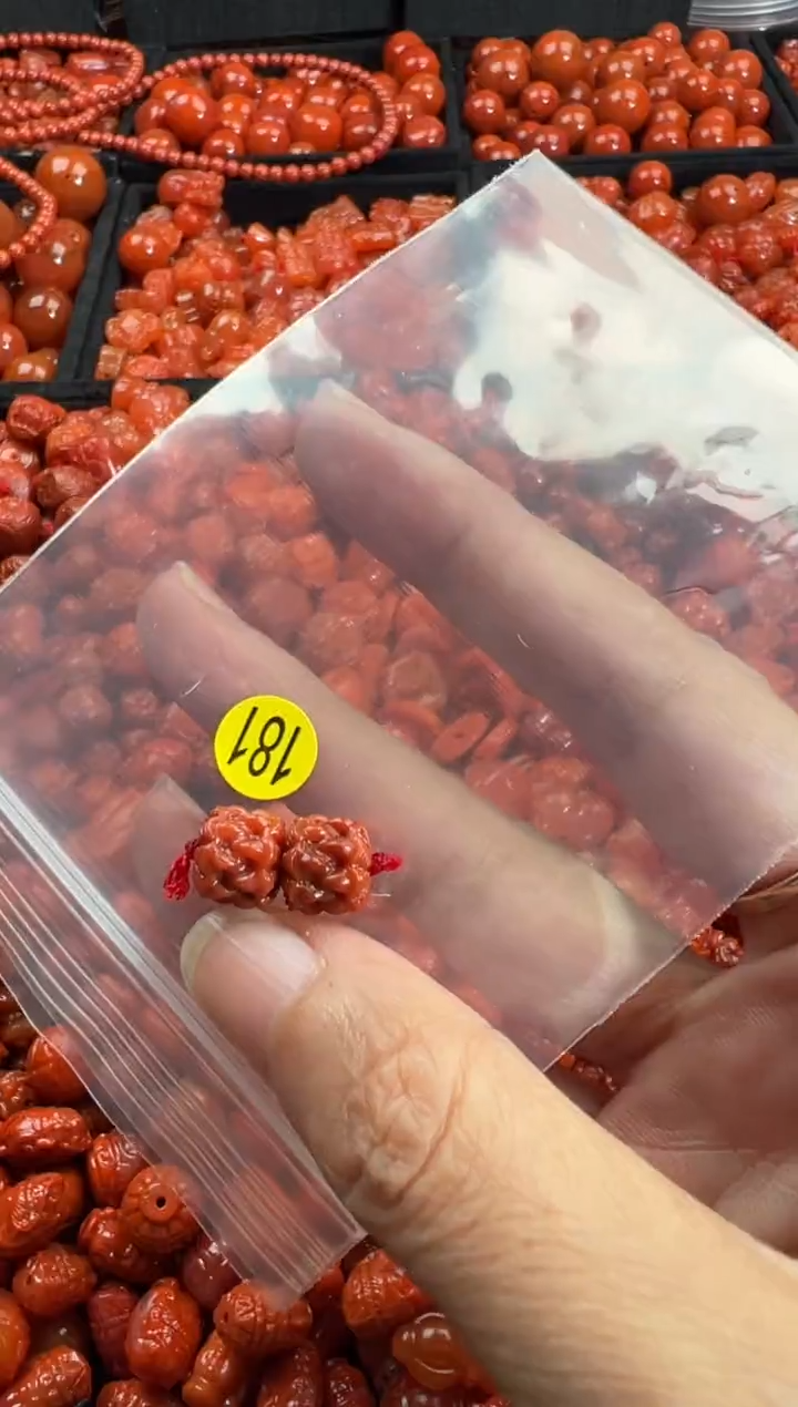 颈饰未镶嵌南红玛瑙2