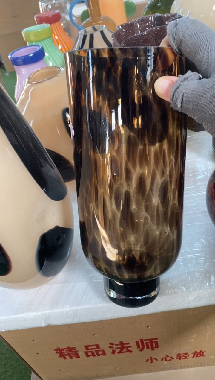 【闪购商品】玻璃117 M1