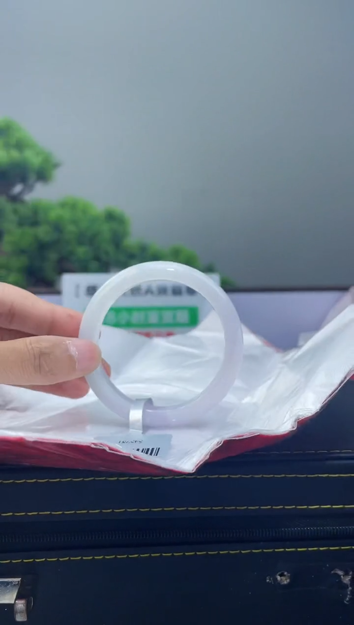 【闪购商品】翡翠手镯未镶嵌1手镯