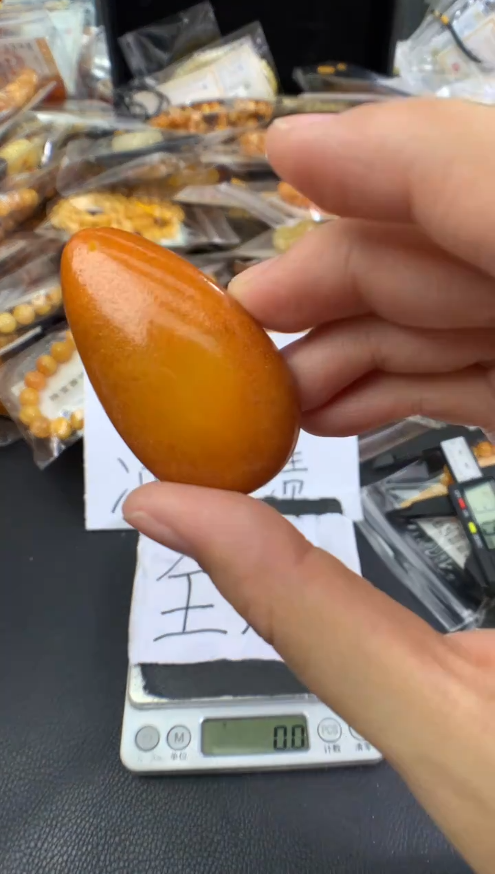 蜜蜡未镶嵌珠宝奇石1