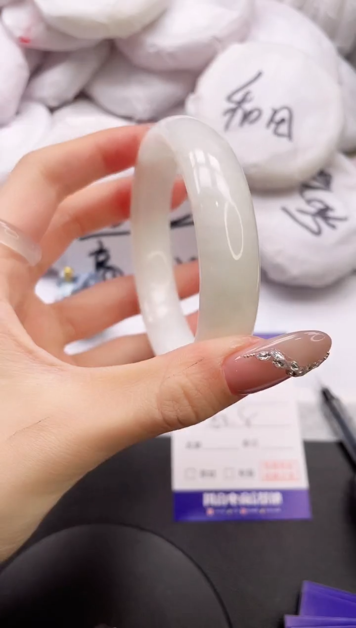 【闪购商品】和田玉手镯未镶嵌26K152-60