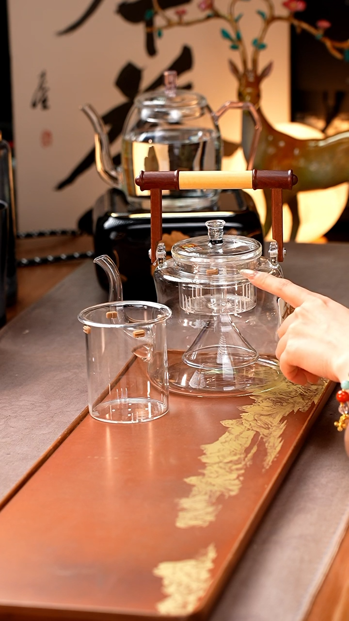 禾器/君卿壶/透明