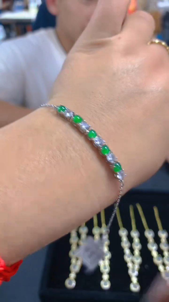 【闪购商品】翡翠手链未镶嵌0598935764多样性发其一