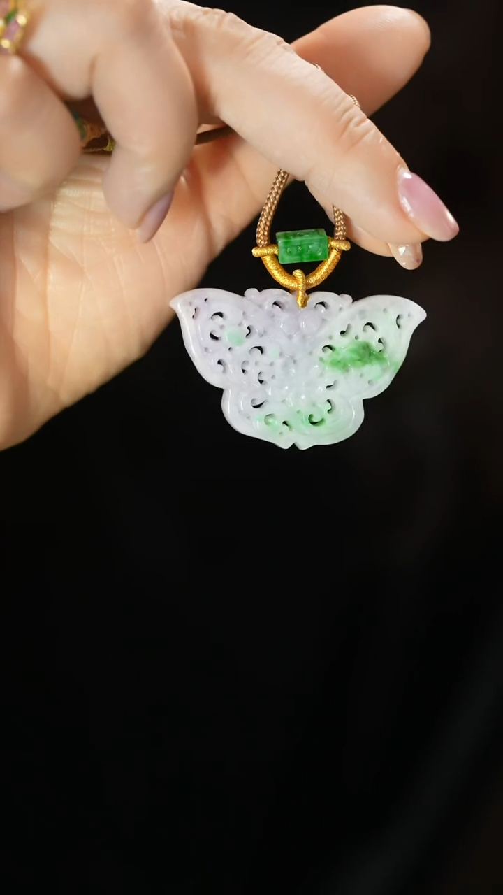 颈饰未镶嵌翡翠吊坠