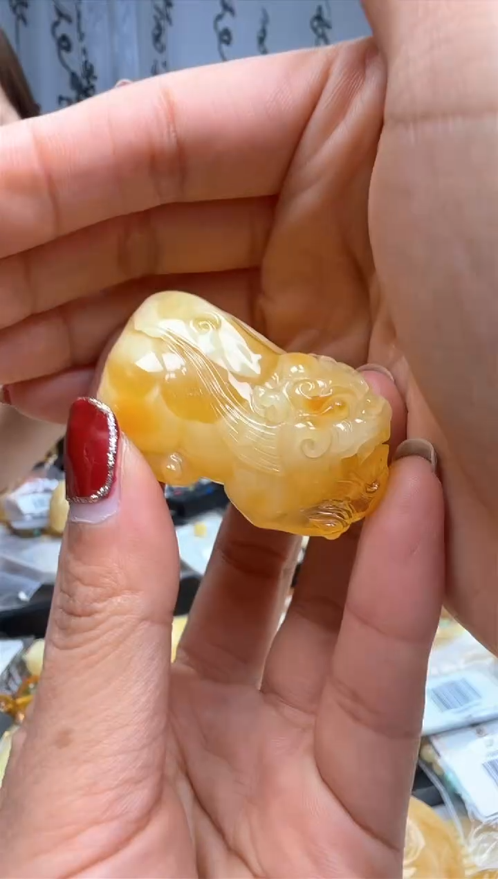 【闪购商品】琥珀裸石未镶嵌挂坠