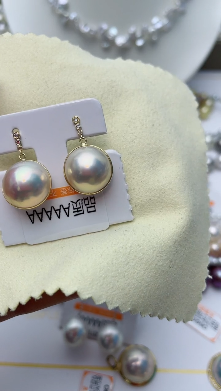 【闪购商品】拼合珍珠（马贝珠）耳饰18K金镶嵌W99